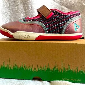 EUC Plae Shoes Emme size 13.5 Girls Shoes Imperial Garnet Mary Jane